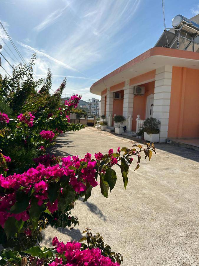Location de vacances pour 4 personnes, avec vue ainsi que jardin et terrasse dans Ksamil - 4