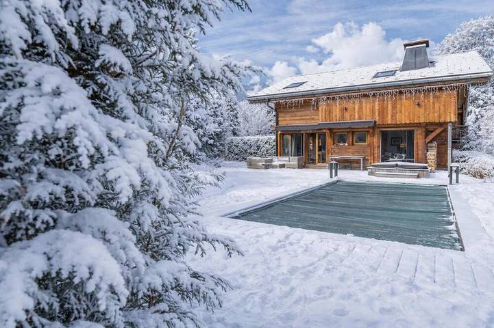 Chalet für 8 Personen, mit Garten und Whirlpool sowie Balkon - 1