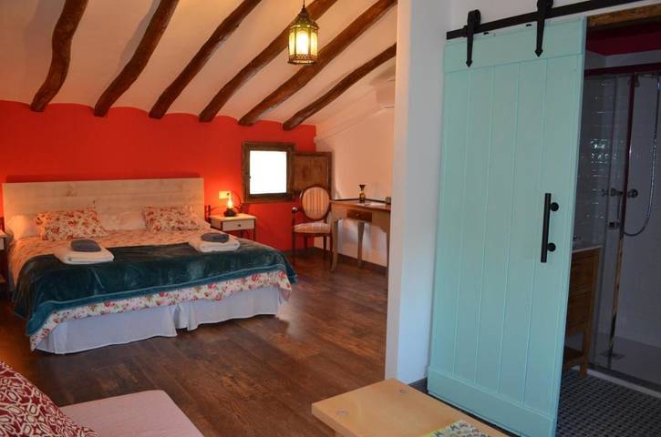 Casa rural para 2 personas, con jardín en Bulbuente