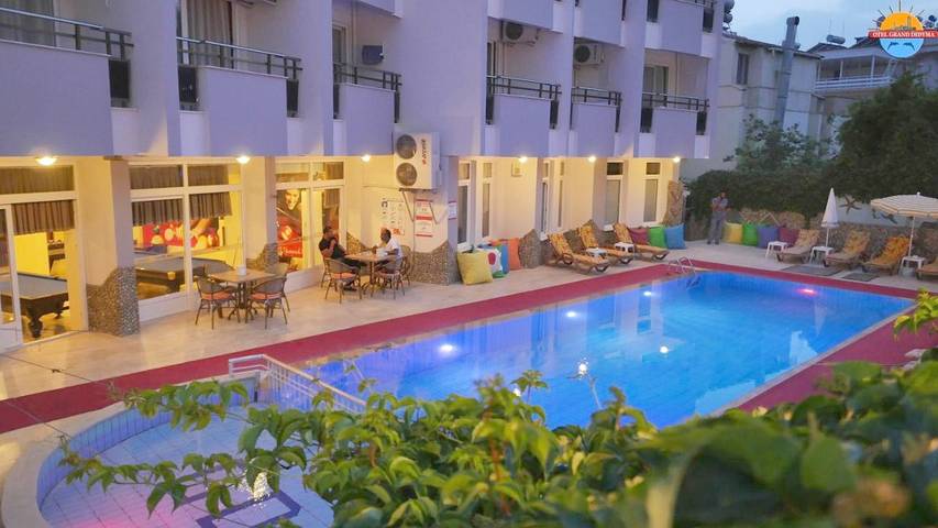 Hotel für 3 Personen, mit Pool und Garten sowie Ausblick - 1