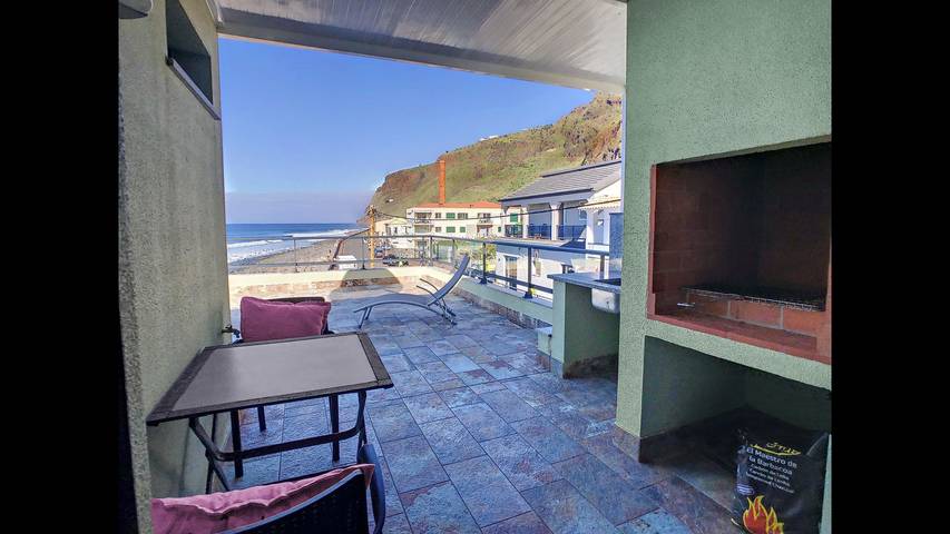 Location de vacances pour 8 personnes, avec terrasse et vue sur l’océan à Paul Do Mar - 3