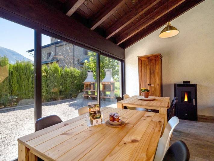 Casa rural para 6 personas, con vistas y jardín, Se admiten mascotas en Valle de Benasque - 3