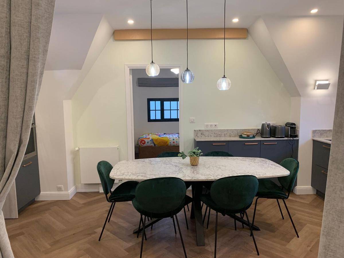 Appartement entier, La Chaumière Luxury Domain with 2 Apartments Spa and Pool near Disneyland in Coupvray, Seine-et-Marne