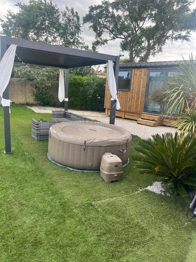 Gîte pour 4 personnes, avec piscine ainsi que jacuzzi et jardin à Usclas-d'Hérault - 2