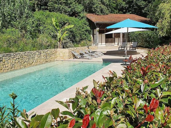Location de vacances pour 8 personnes, avec Terrasse et Jardin ainsi que Piscine et Vue à Saint-Vincent-de-Pertignas - 2