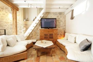 Gîte pour 6 personnes, avec vue et sauna ainsi que jardin et piscine à Saint-Paul-et-Valmalle