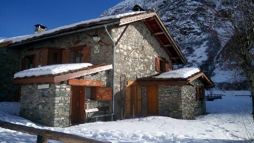 Gîte pour 4 personnes, avec terrasse, animaux acceptés