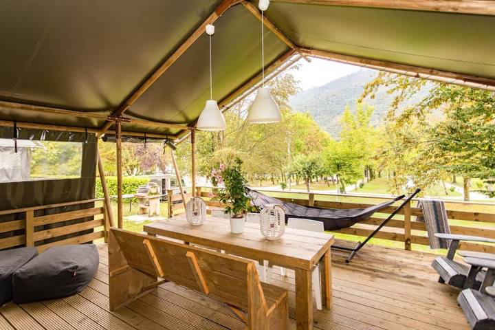 Tente pour 6 personnes, avec piscine et vue sur le lac ainsi que jardin et vue, adapté aux familles dans Dolomites - 2