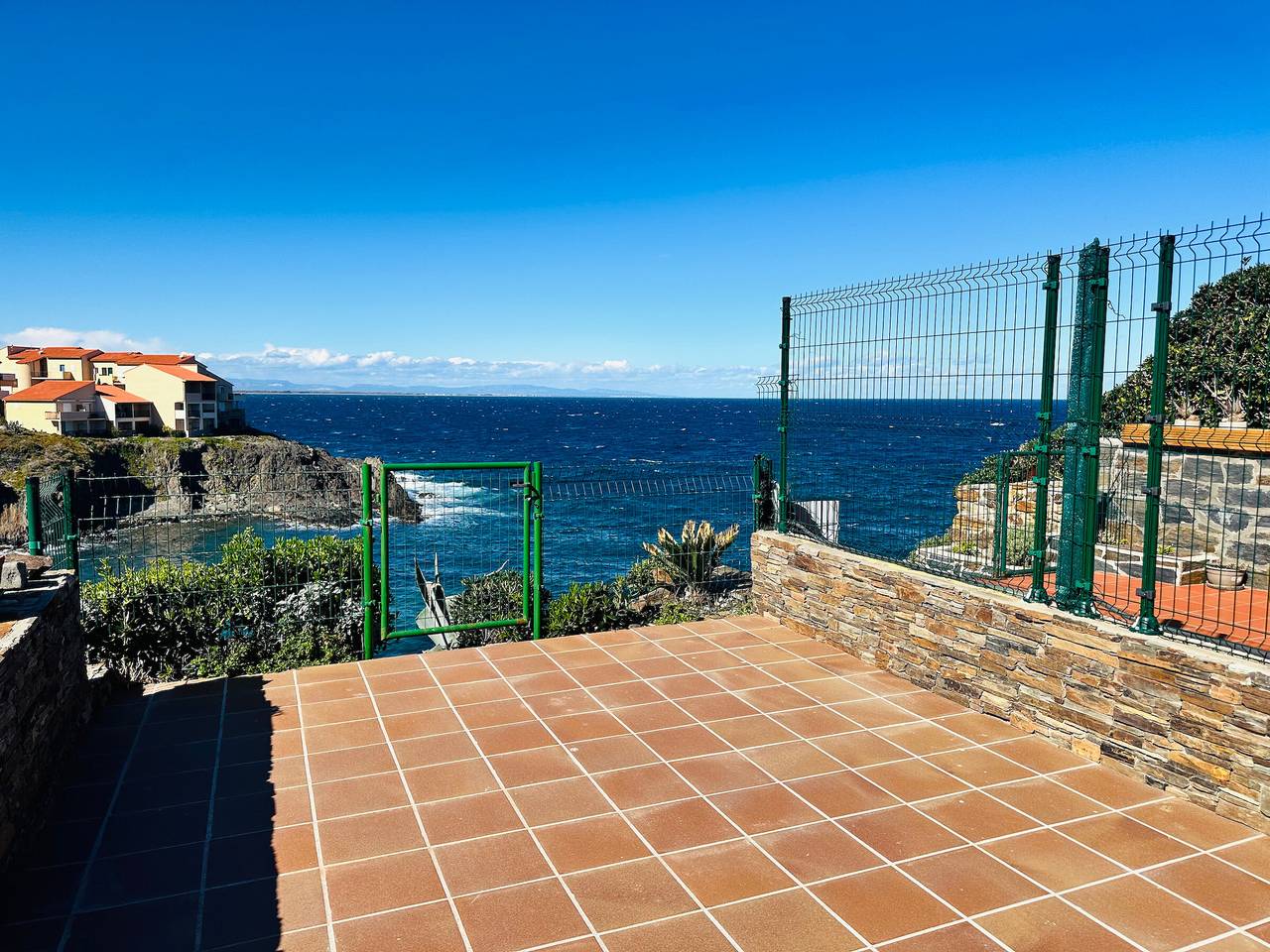 Ganze Wohnung, Charmantes T2 in Port-Vendres, direkter Strandzugang, privater Parkplatz in La Côte Vermeille, Port-Vendres