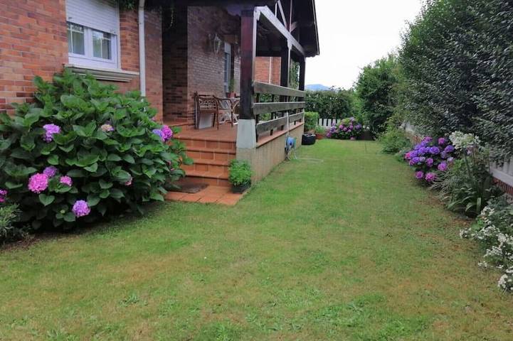 Casa de vacaciones para 8 personas, con jardín además de balcón y piscina, Se admiten mascotas - 1