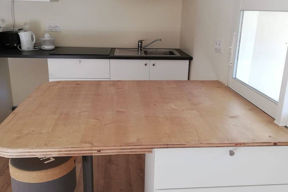 Appartement entier, Studio au sein d'une ferme Bio in Nyons, Région de nyons