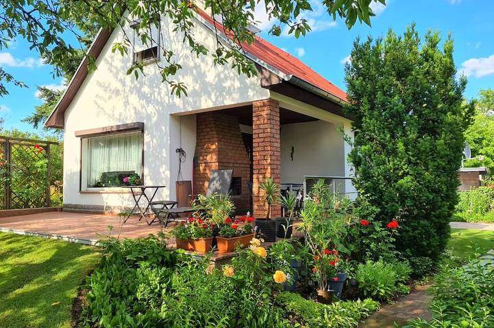 Ferienhaus für 4 Personen, mit Terrasse und Garten in Berlin Marzahn