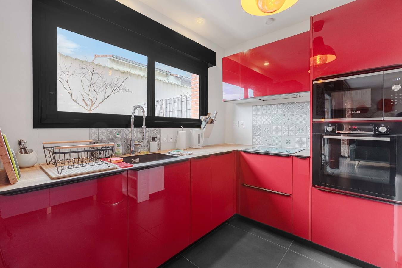 Modern townhouse with parking in Toulouse, Toulouse region