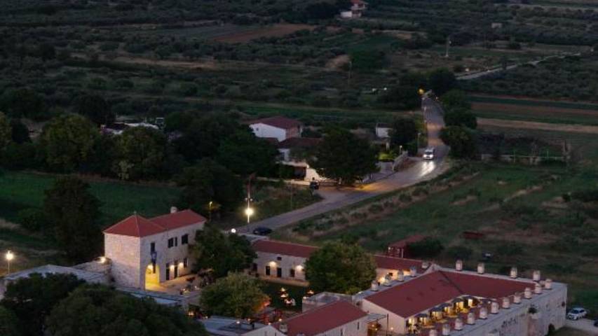 Ferienhaus für 3 Personen, mit Garten in Pakostane