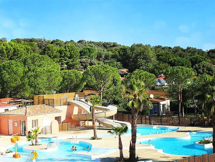 Camping pour 6 personnes, avec Terrasse et Piscine