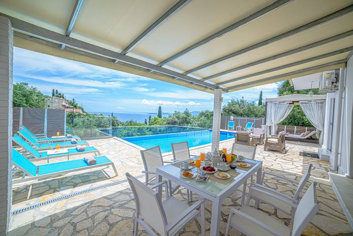 Holiday home for 7 people, with terrace and garden as well as pool - 1