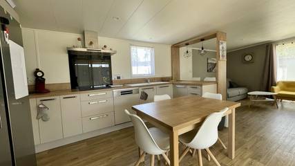 Bungalow pour 8 Personnes dans Les Mathes, Région de Rochefort, Photo 1