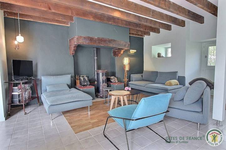 Location de vacances pour 4 personnes, avec terrasse et jardin à Saint-Clet