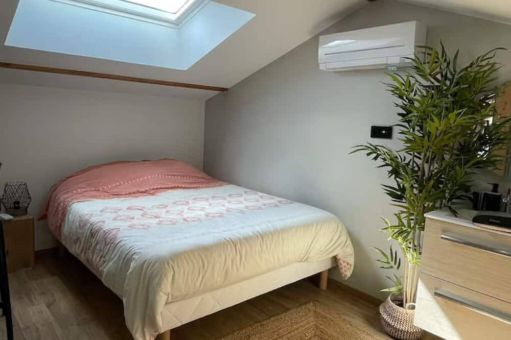 Contemporary house in Larressore, Bayonne region