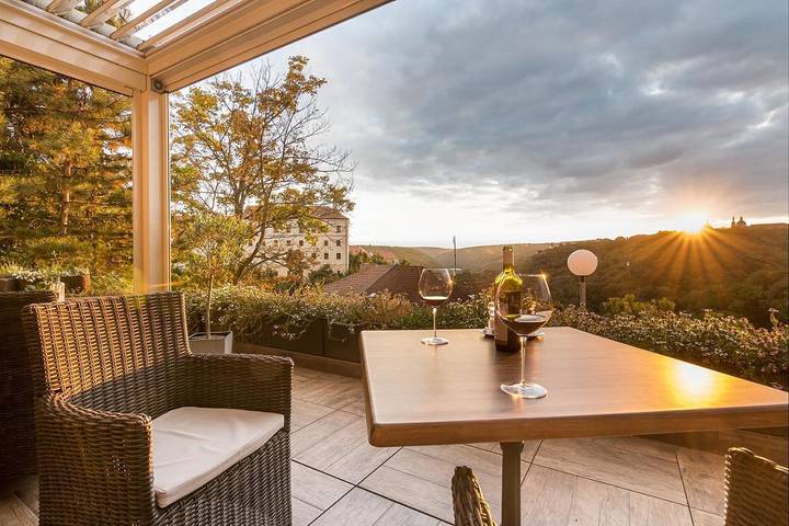 Hotel dla 6 osób, z Taras i Jacuzzi oraz Sauna i Widok w Znojmo