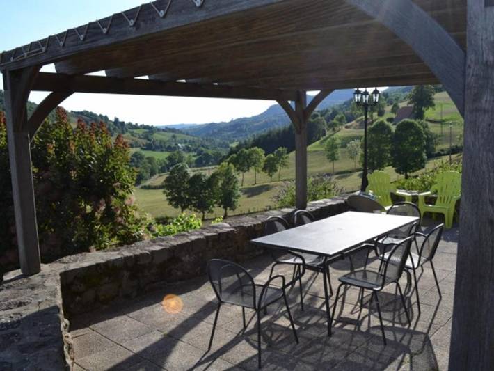 Location de vacances pour 8 personnes, avec jardin à Mandailles-Saint-Julien - 4