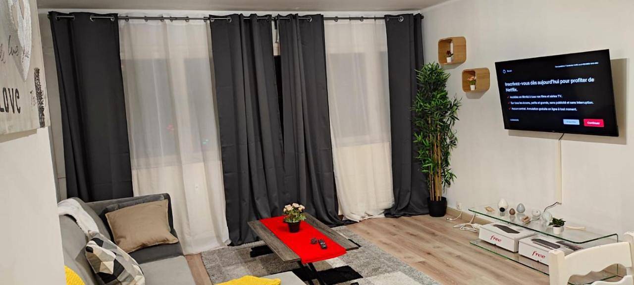 Appartement entier, Apartment in Mons-en-Barœul, Région de Lille