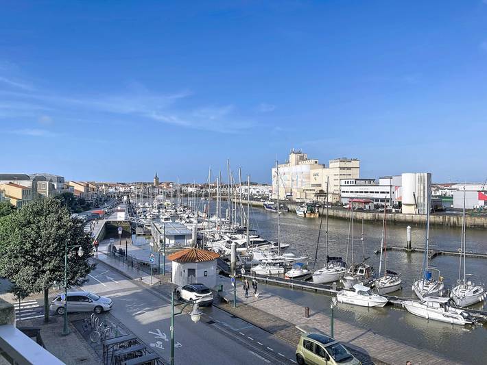 Gîte pour 2 personnes, avec terrasse dans Port Olona