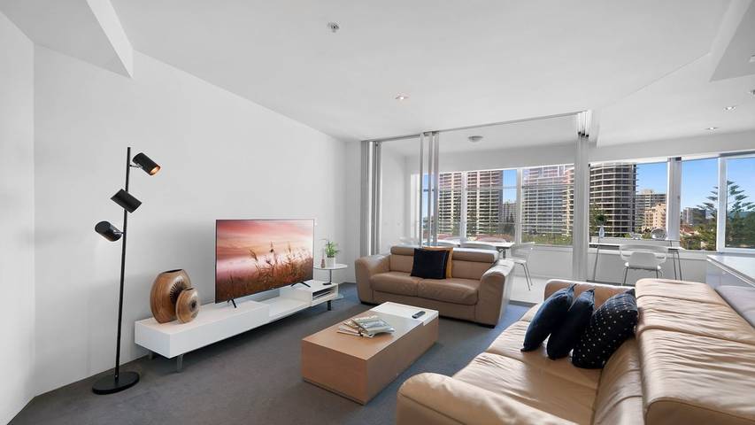 Holiday letting for 4 people, with balcony/terrace and pool in Surfers Paradise