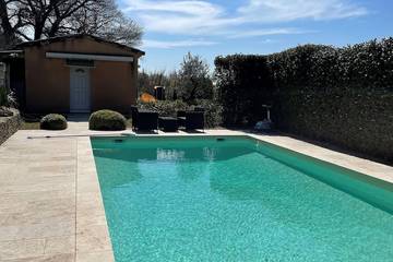 Gîte pour 4 personnes, avec jardin et terrasse à Visan