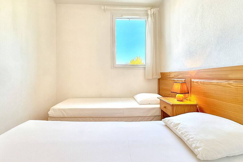 Entire apartment, Terrasse du Sud, 4 guests, Pool in Calvisson in Calvisson, Nimes region