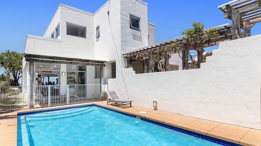 Holiday home for 12 people, with balcony and garden, with pets in Sunshine Coast