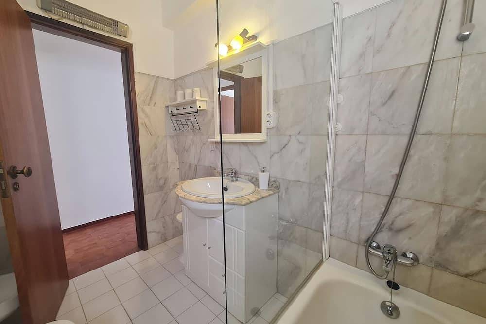 Ganze Wohnung, Gemütliches Apartment mit Meerblick, 2 Minuten vom Strand, Wlan, Heizung in Praia da Luz, Faro Distrikt