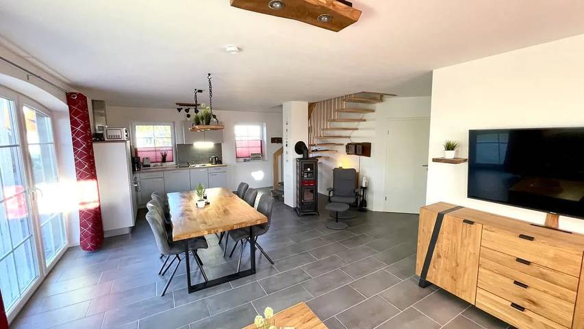 Ferienhaus für 8 Personen, mit Terrasse und Garten