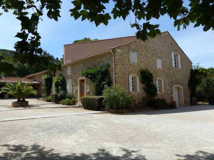 Gîte pour 13 personnes, avec Jardin et Piscine