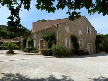 Gîte pour 13 personnes, animaux acceptés à Villesèque-des-Corbières