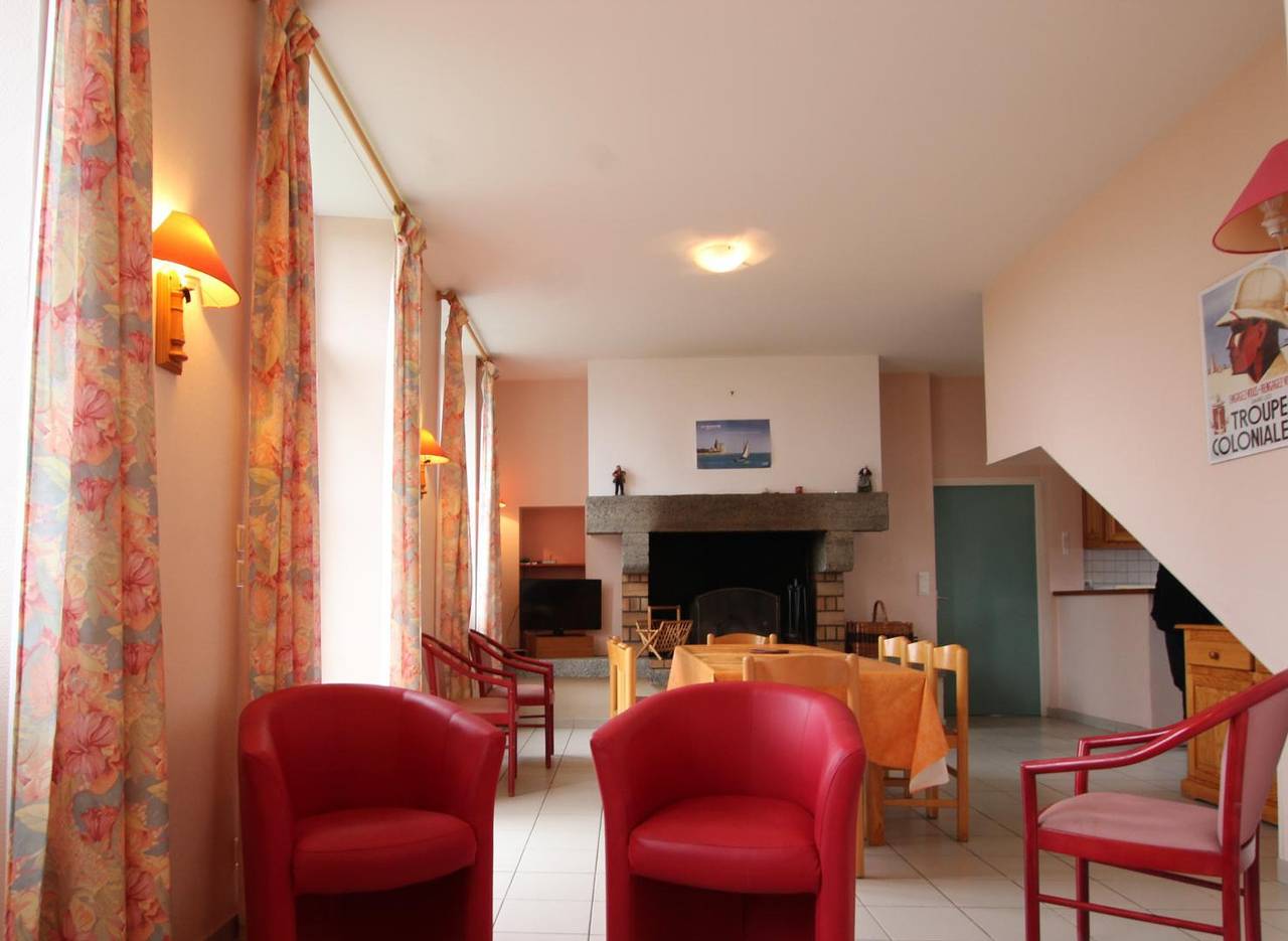 Ferienhaus mit Parkplatz, TV und Garten - 1,5km nach St. Nicolas in Côte de la Déroute