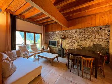 Gîte pour 8 personnes, avec vue et terrasse à Oz