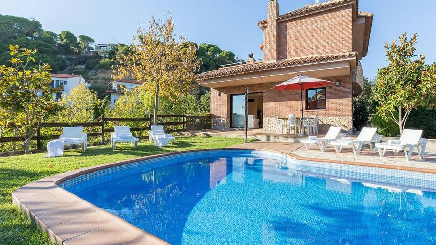 Casa rural para 9 personas, con piscina y jardín en Canyelles