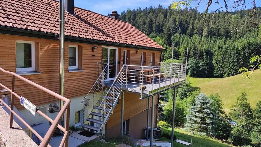 Ferienhaus für 11 Personen, mit Balkon und Whirlpool sowie Terrasse und Sauna