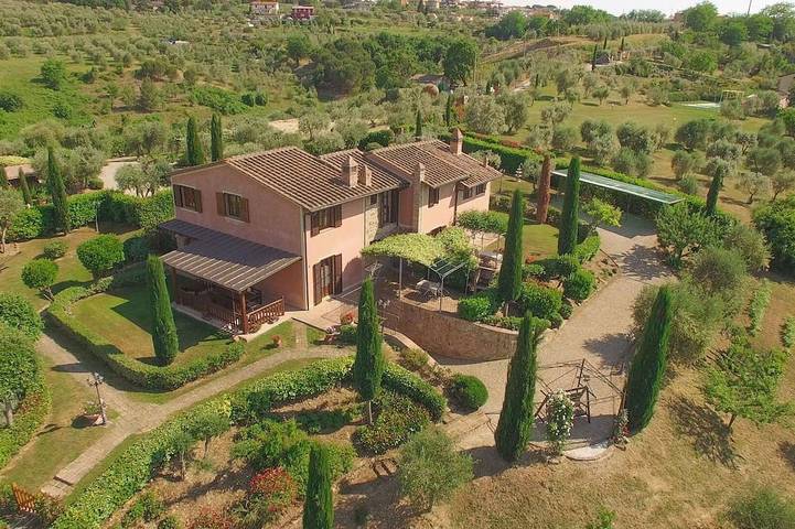 Agriturismo per 14 persone, con idromassaggio e piscina nonché giardino - 1