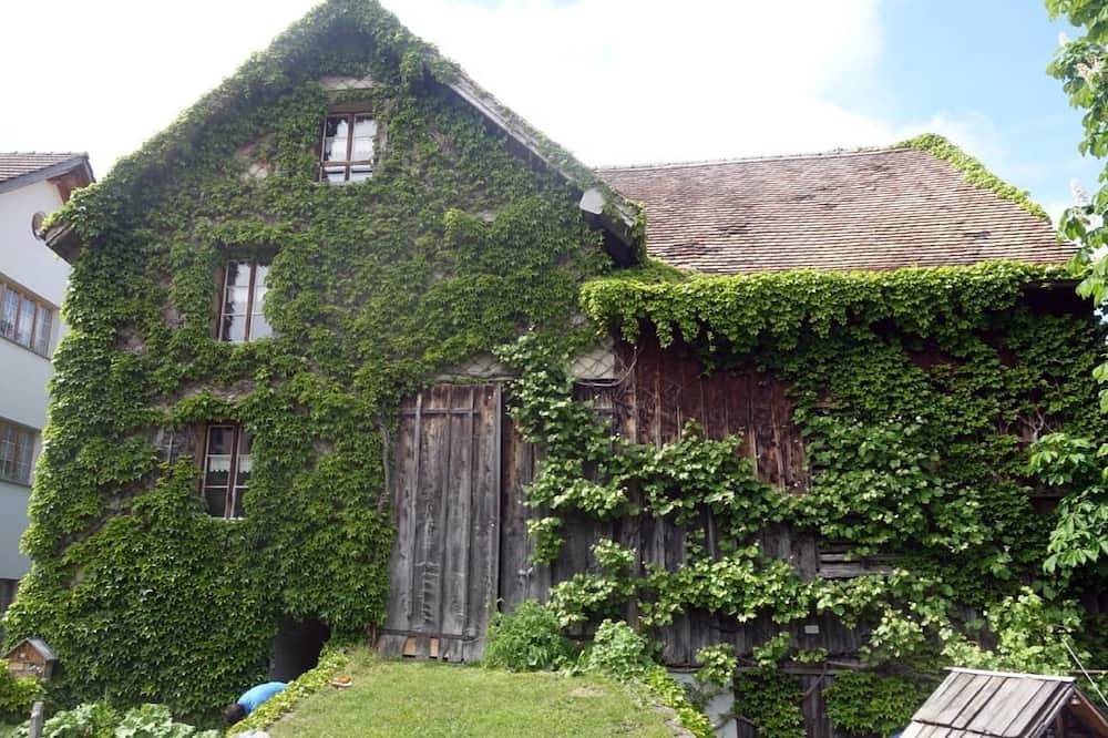 Das schiefe Haus in Wartau, Werdenberg