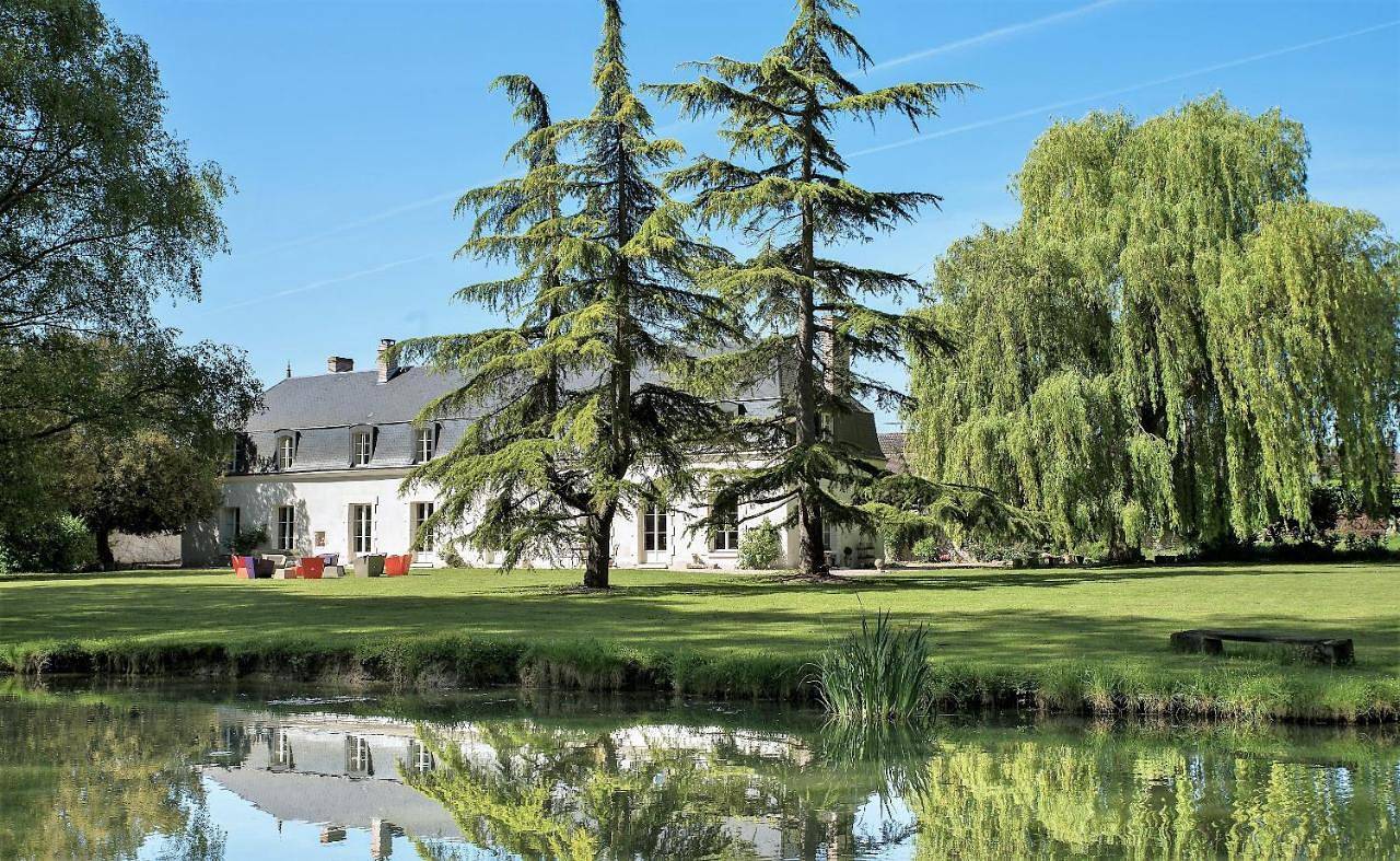 Double Room with Lake View in Saint-Ay, Vallée de la Loire