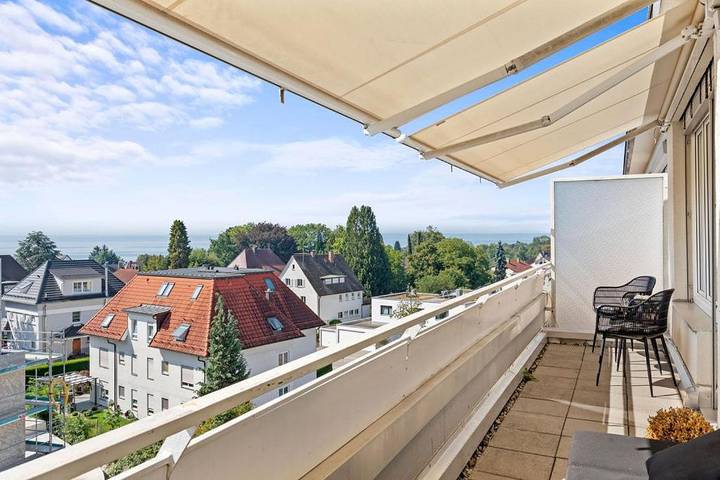Ferienwohnung für 4 Personen, mit Ausblick und Seeblick sowie Balkon in Friedrichshafen