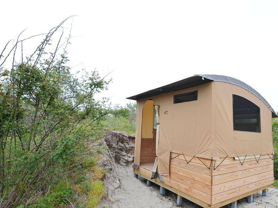 Camping Mer et Vacances - Hébergement 2 personnes - Insolite Baroudeur 2 Personnes sans sanitaires in Plage de Malo-les-Bains, Leffrinckoucke