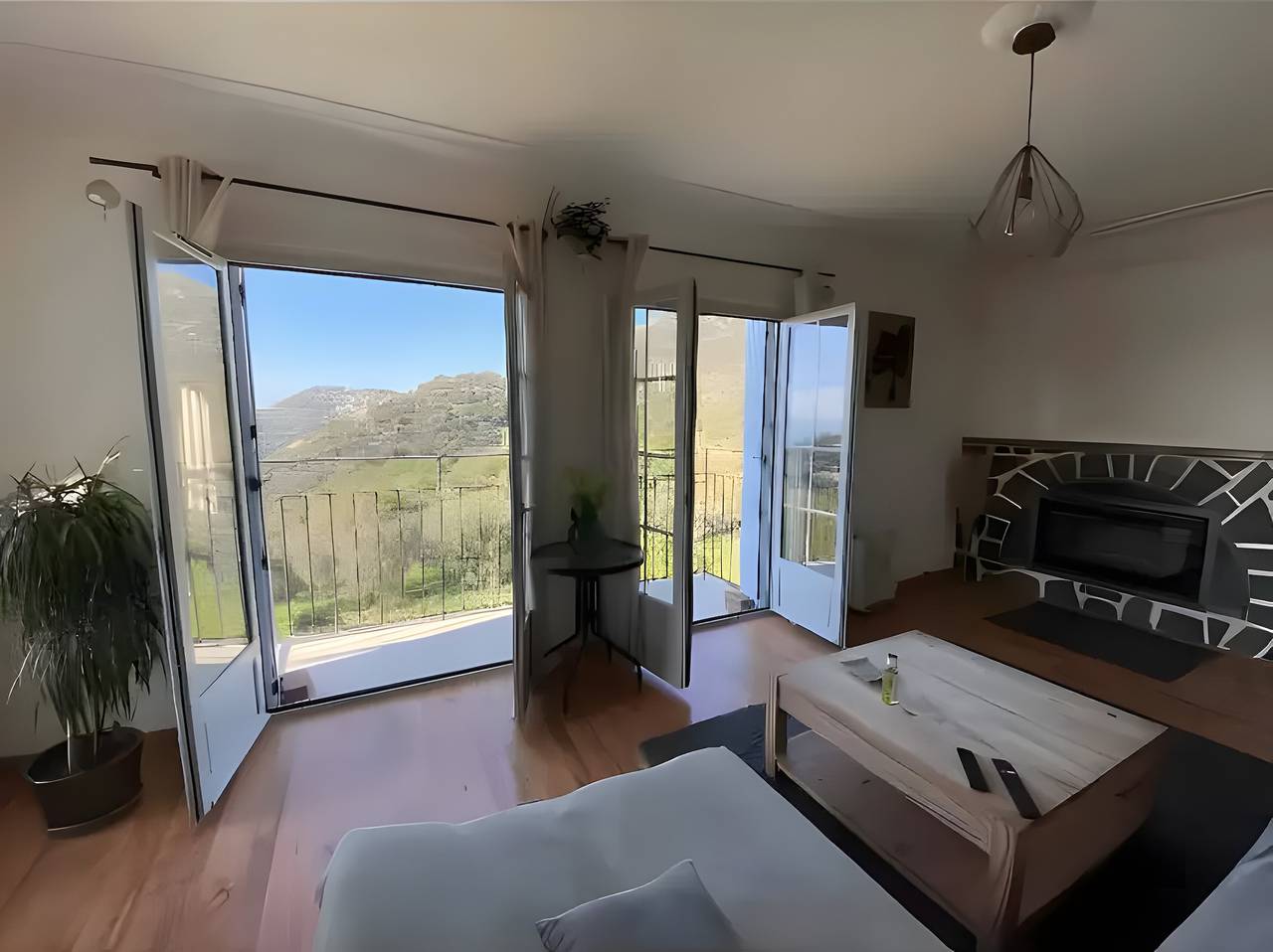 Ganze Wohnung, Apartment „Villa Pigna“ mit Meerblick, privater Terrasse und Wlan in Pigna (Korsika), Calvi und Umgebung