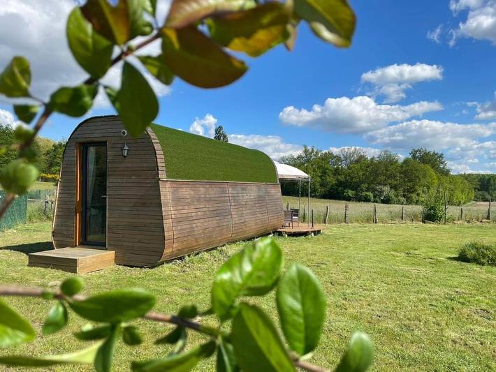 Gîte pour 2 personnes, avec jardin ainsi que vue et terrasse à Monts-sur-Guesnes
