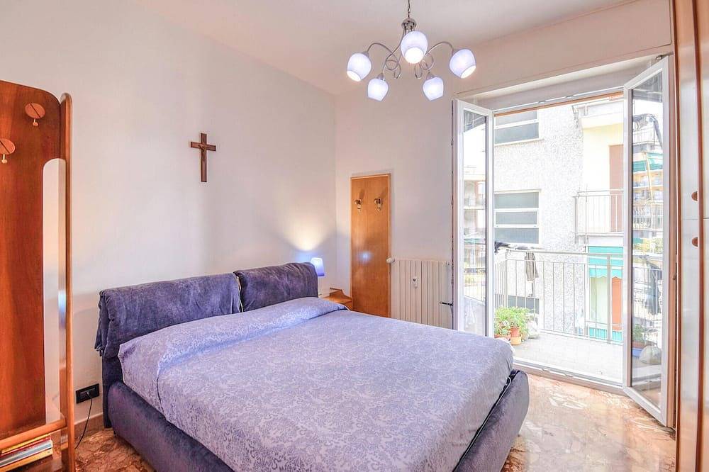 Entire apartment, Beach front apartment in Borghetto Santo Spirito, Riviera di Ponente