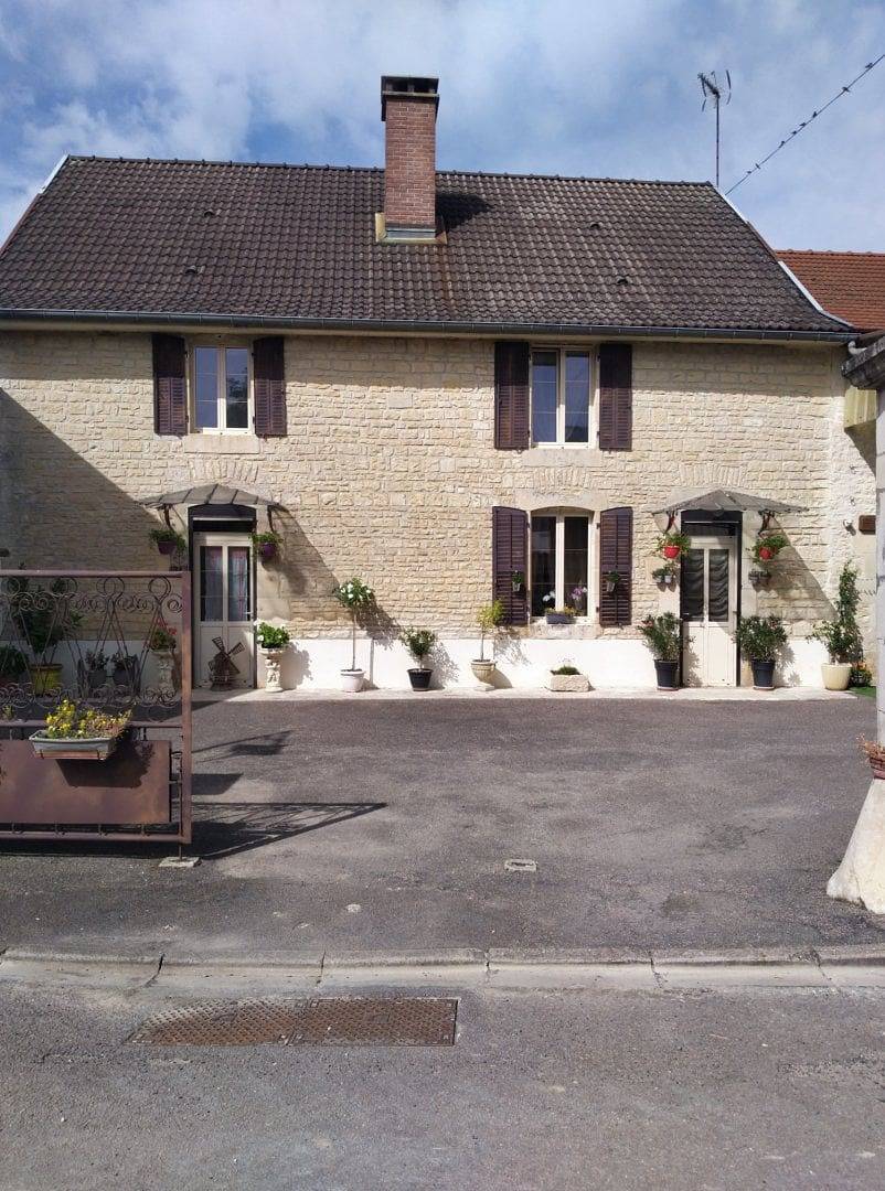 À la Maison du Bonheur - Chambre 2 in Lanty-sur-Aube, Haute-Marne