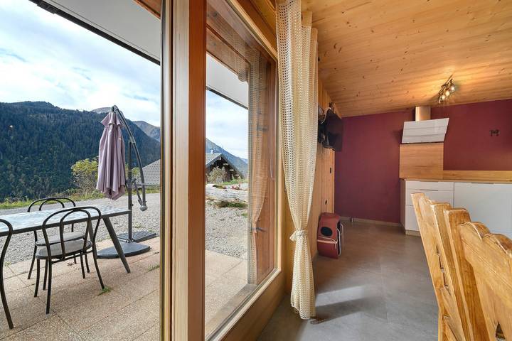 Holiday Home 'New in Detached Chalet' with Private Terrace and Wi-Fi in Châtel, Les Portes du Soleil