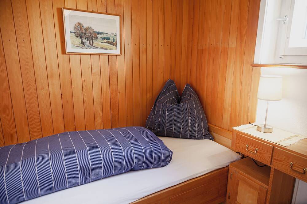 Charming 3-bedroom chalet in Aeschi 15min from Interlaken in Aeschi bei Spiez, Thunersee